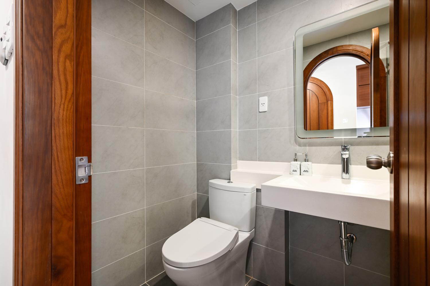 Saigon Hotel & Apartment Хошимин Экстерьер фото